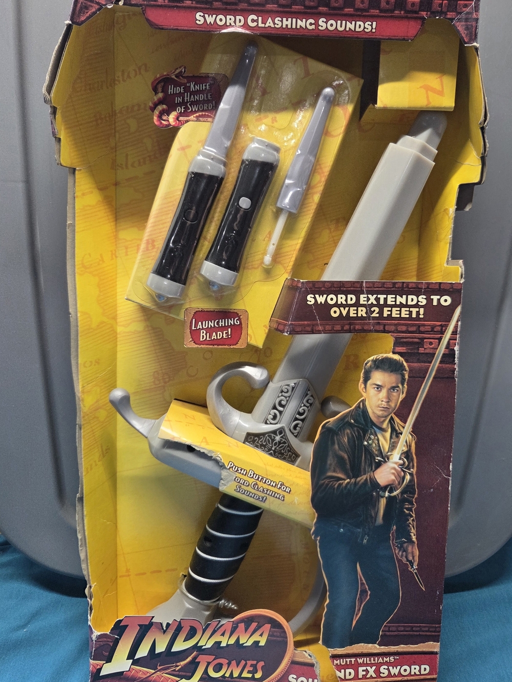 Rare 2008 Indiana Jones Mutt Williams Sound FX Sword Crystal Skull